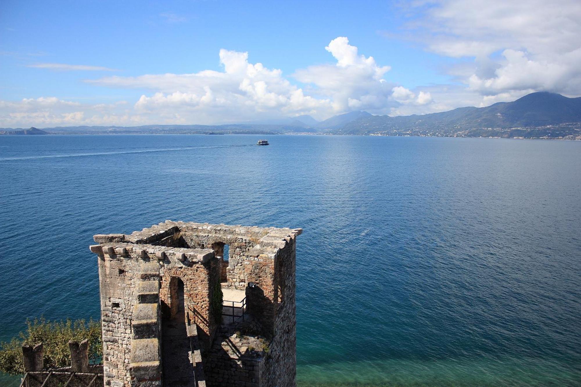 Albergo Gardesana Torri Del Benaco Dış mekan fotoğraf